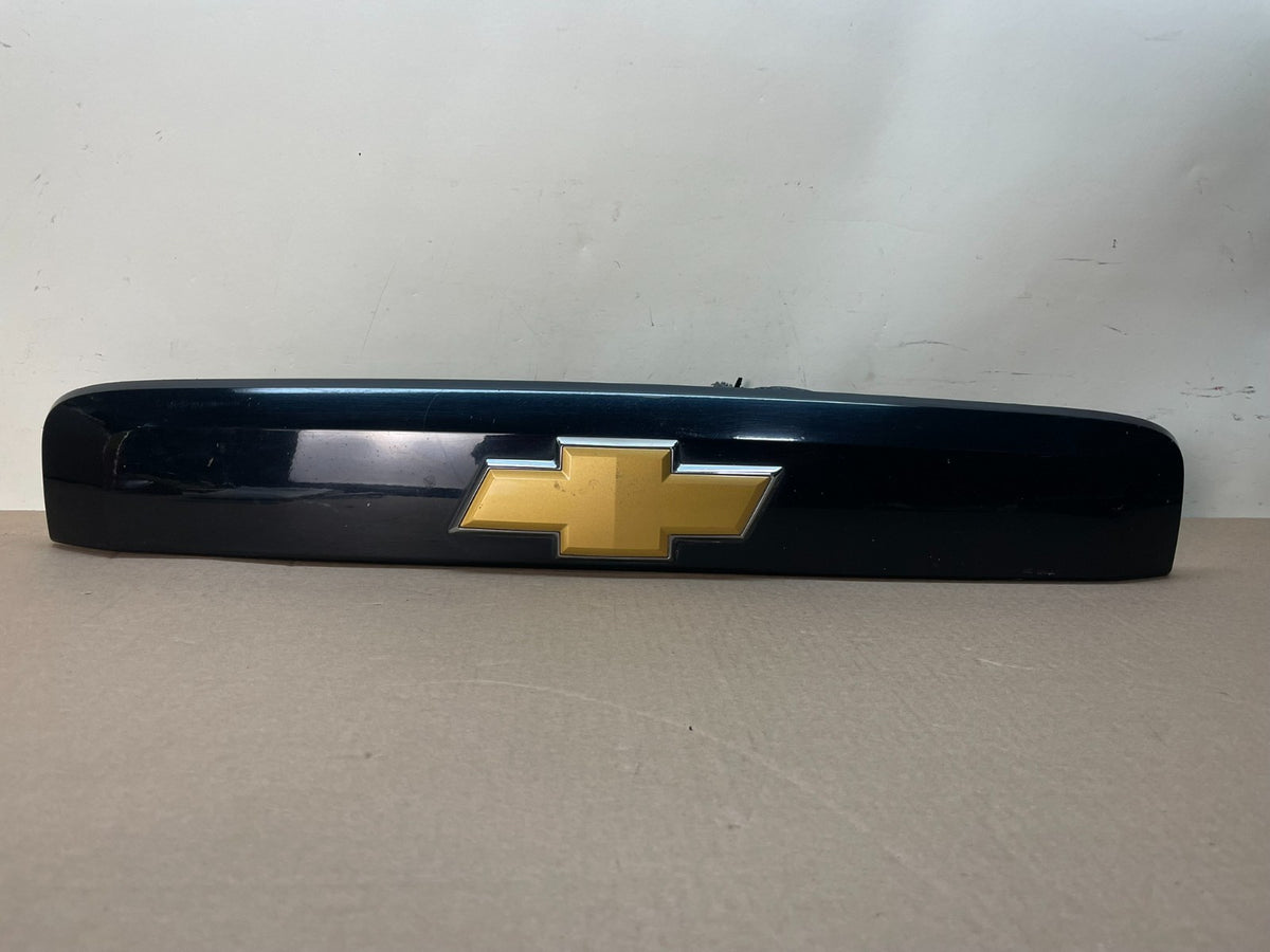2007 to 2014 Suburban Tahoe Yukon Trunk Molding W/O Camera ai8594 DG0