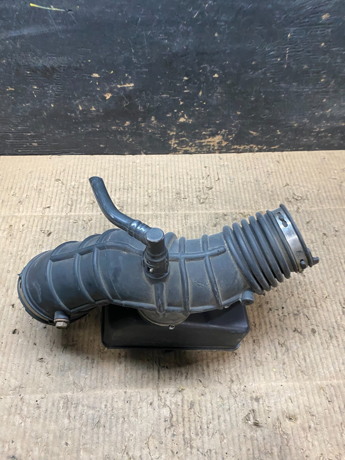 2009-2012 Ford Flex Taurus Lincoln Mks Air Hose  Duct Tube OEM t9795 DG4