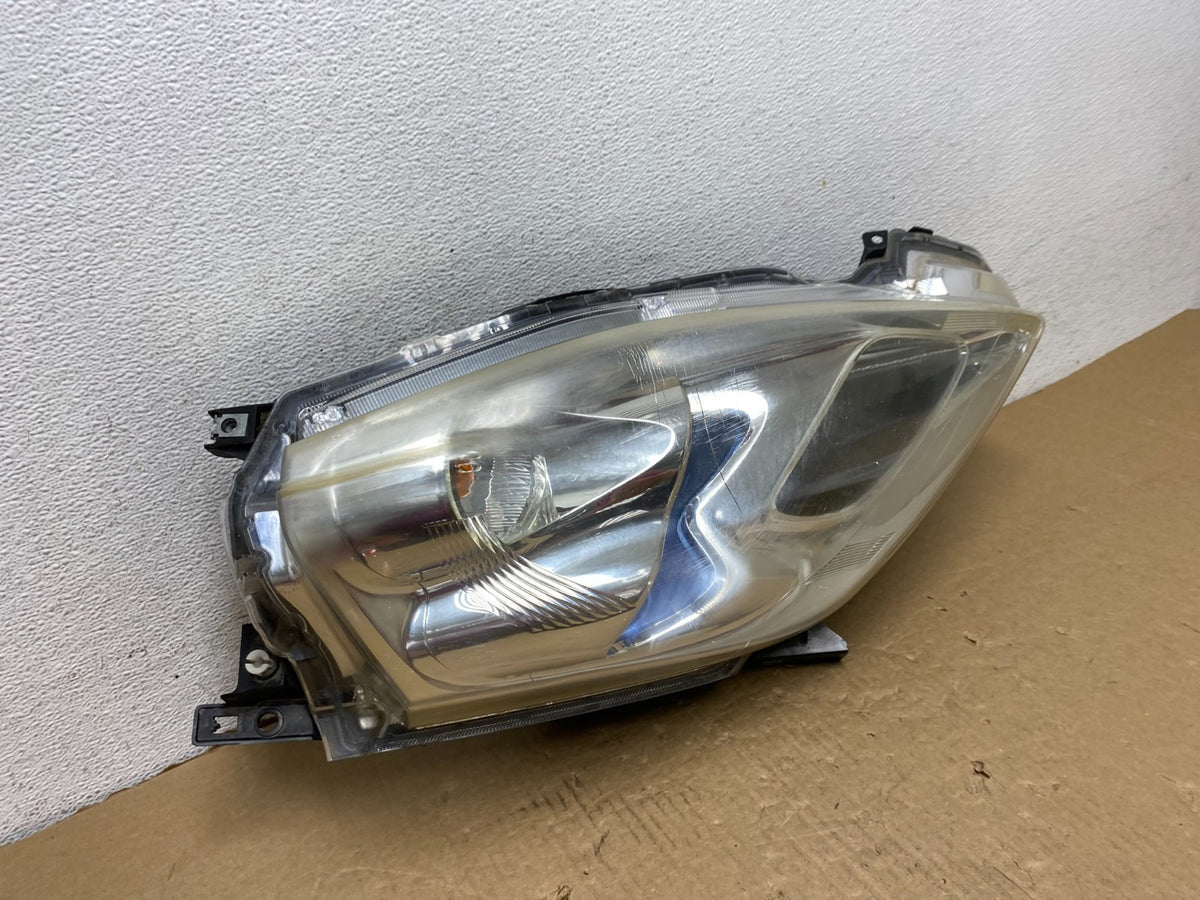 2013 to 2017 Nissan Leaf Right Passenger RH Side LED Headlight AF7390 DG2