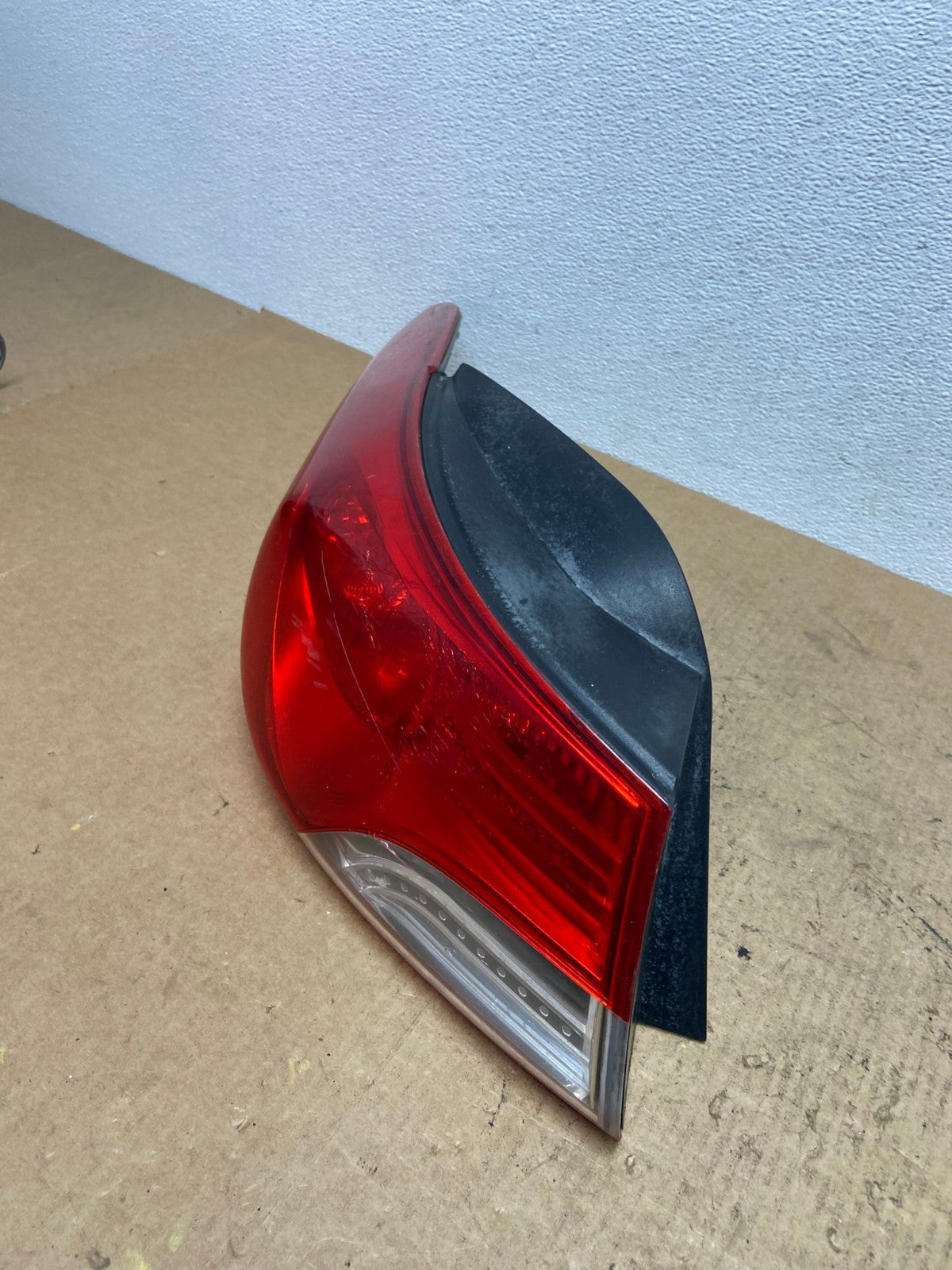 2011 2012 2013 Hyundai Elantra Sedan Left Driver Side Tail Light OEM AC3594 LK1