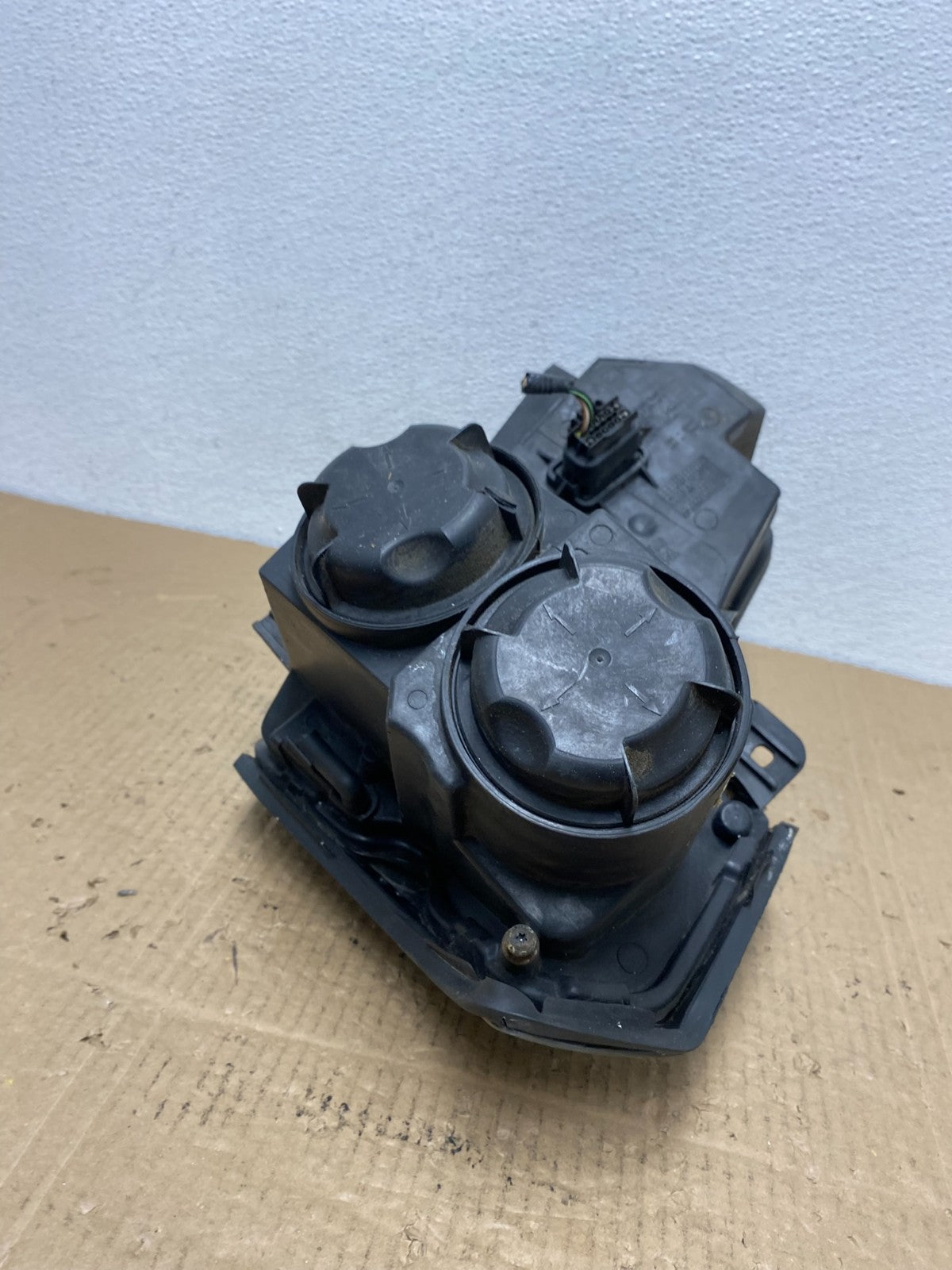 2003 to 2007 Cadillac CTS Right Passenger RH Halogen Headlight Oem AC3989 DW10