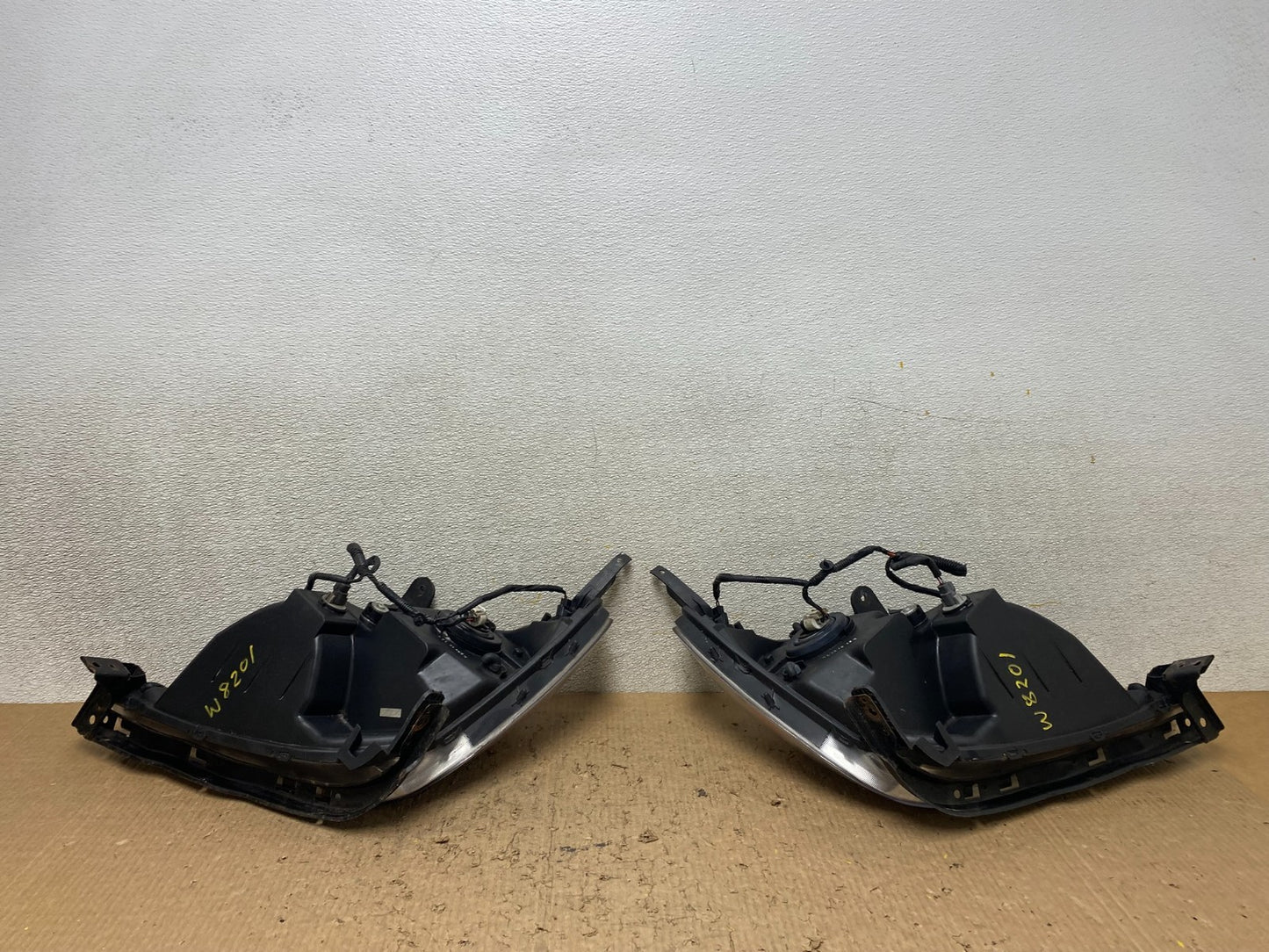 2005 2006 2007 Honda Odyssey Left+Right Set Halogen Headlights W8201 DW12