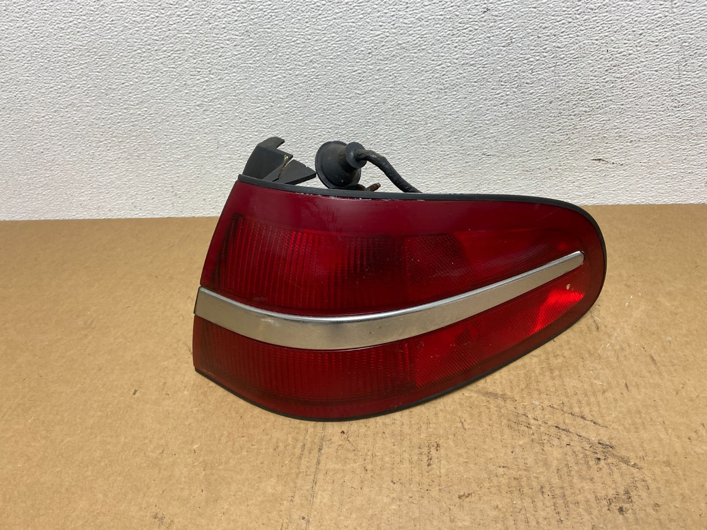 1995 to 1997 Lincoln Continental Right Passenger Rh Side Tail Light Oe AC1830 DG0