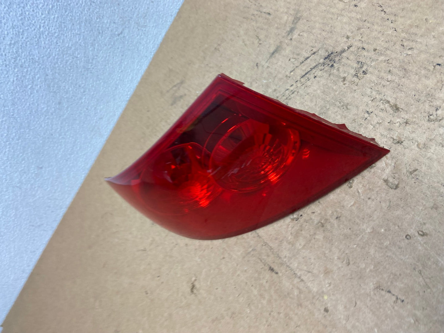 2004 2005 2006 Mazda 3 Sedan Right Passenger RH Side Tail Light Q8029 DW1