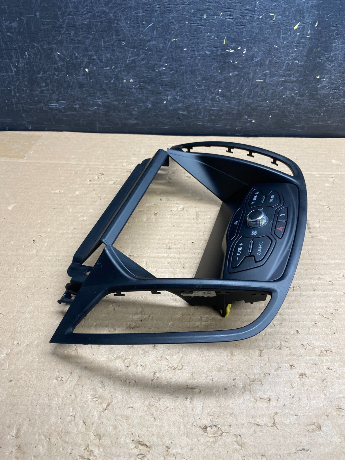 2013 2014 2015 2016 Ford Escape Dash Radio Control Panel Bezel ag8360 DG1