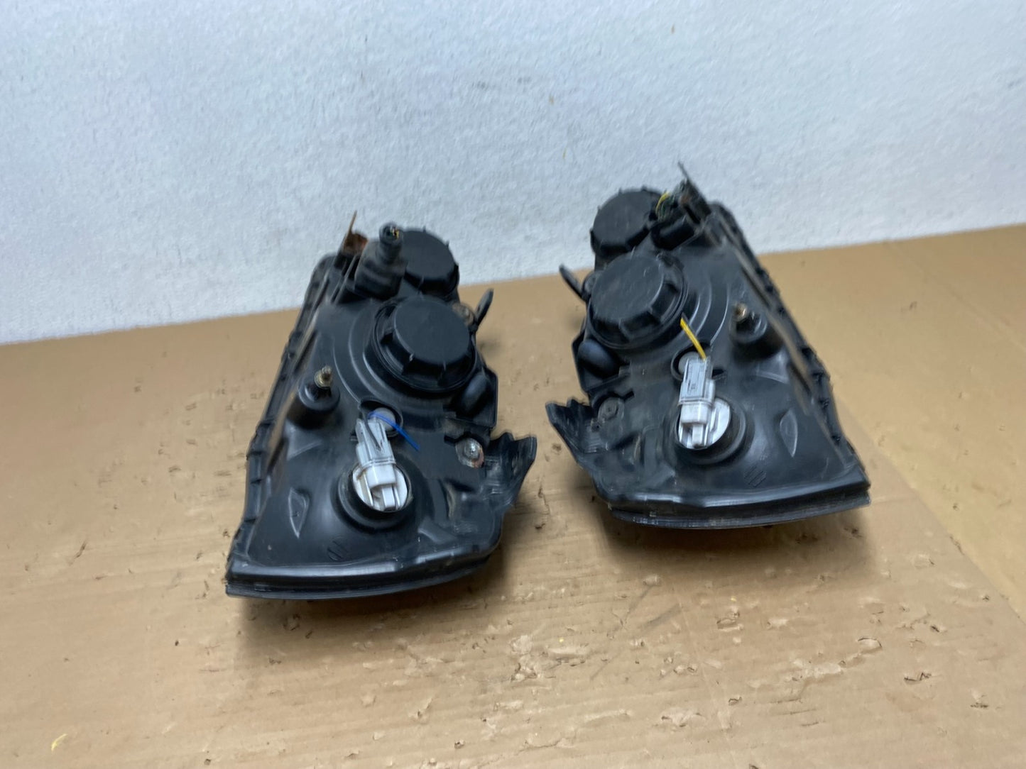 2004 2005 2006 Hyundai Elantra Left+Right Set Halogen Headlights AD4342 DW9