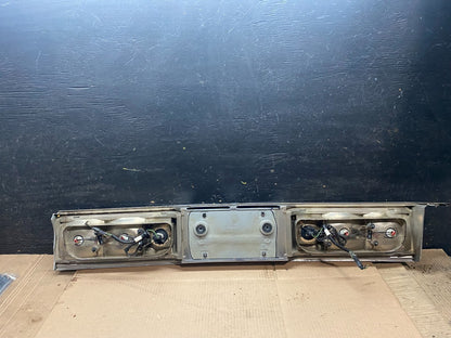 1992 to 1995 Buick Lesabre Trunk Rear Center Tail Light Panel W2531 DG3
