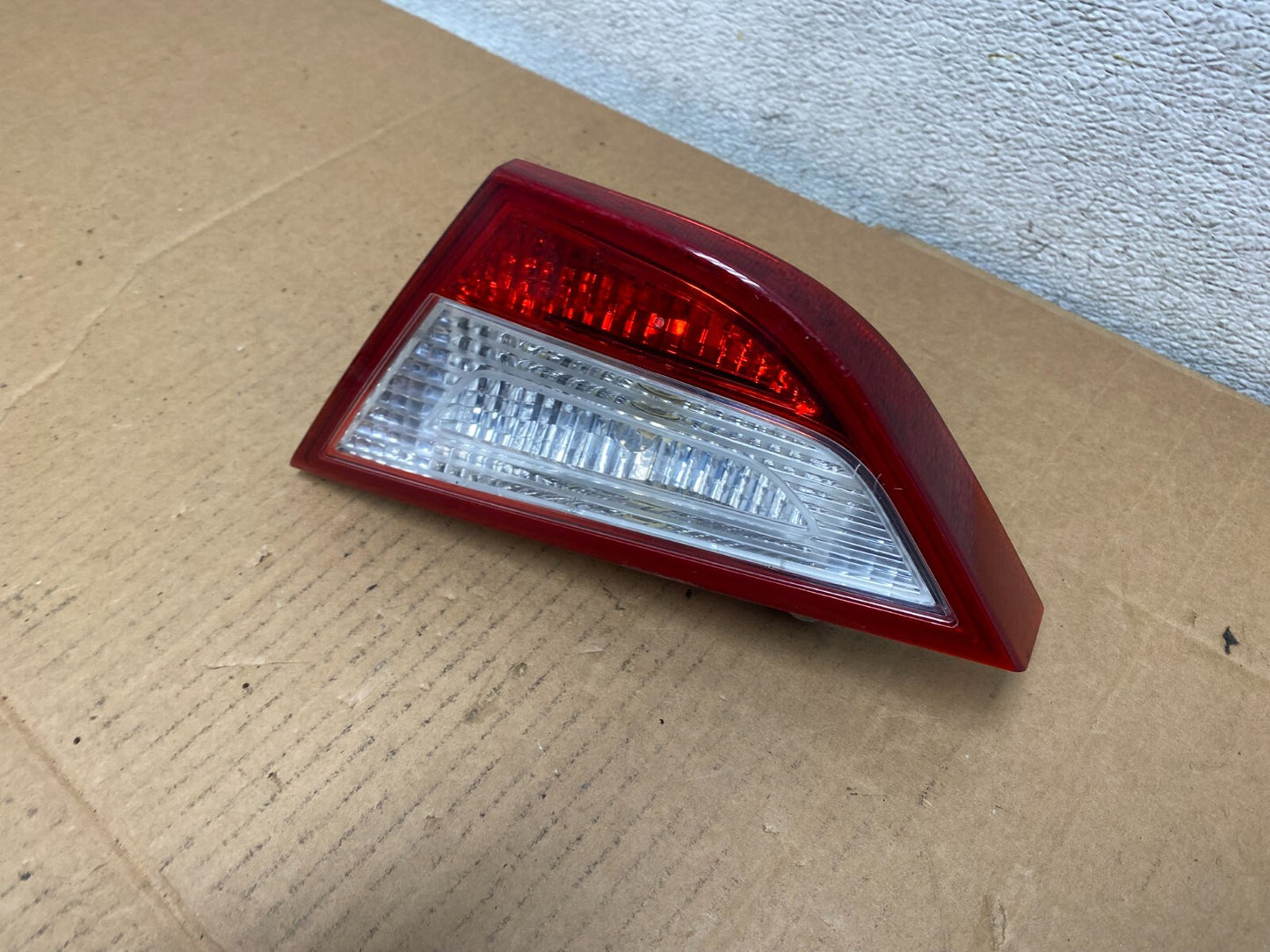 2011 to 2014 Hyundai Sonata Right Passenger Rh Inner Tail Light Oem M0649 DG2
