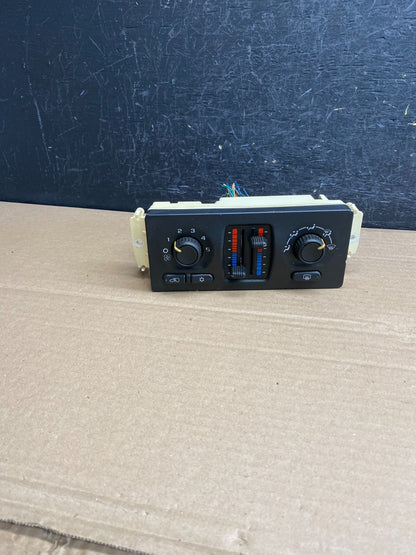 2003-2006 GMC Chevrolet Envoy Trailblazer Climate Control A/C Panel AF9995 DG0