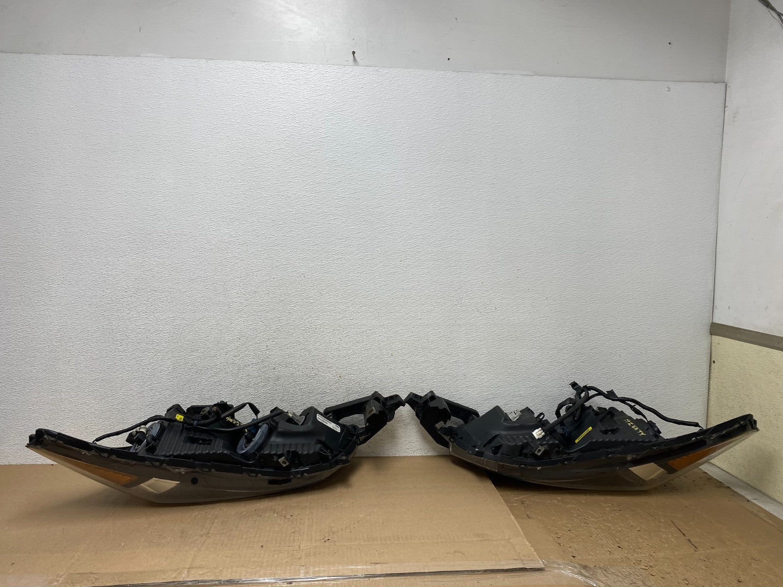 2008 to 2012 Honda Accord Sedan Left+Right Set Halogen Headlights AE6699 DW6