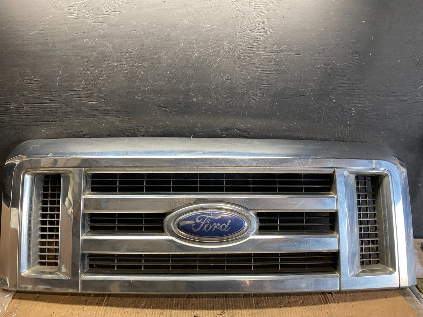 2008 to 2014 Ford Econoline E150 E250 Front Upper Chrome Grill Grille s9658 DG0