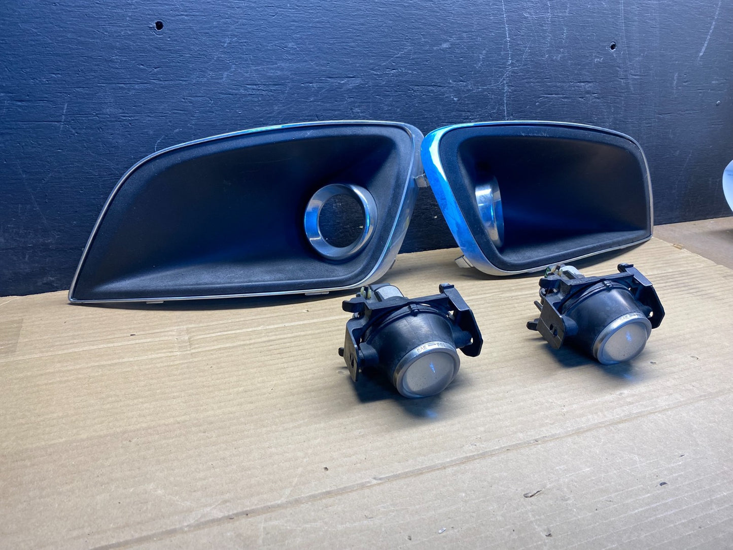2009 to 2012 Lincoln MKS Left+Right Side Fog Lights3