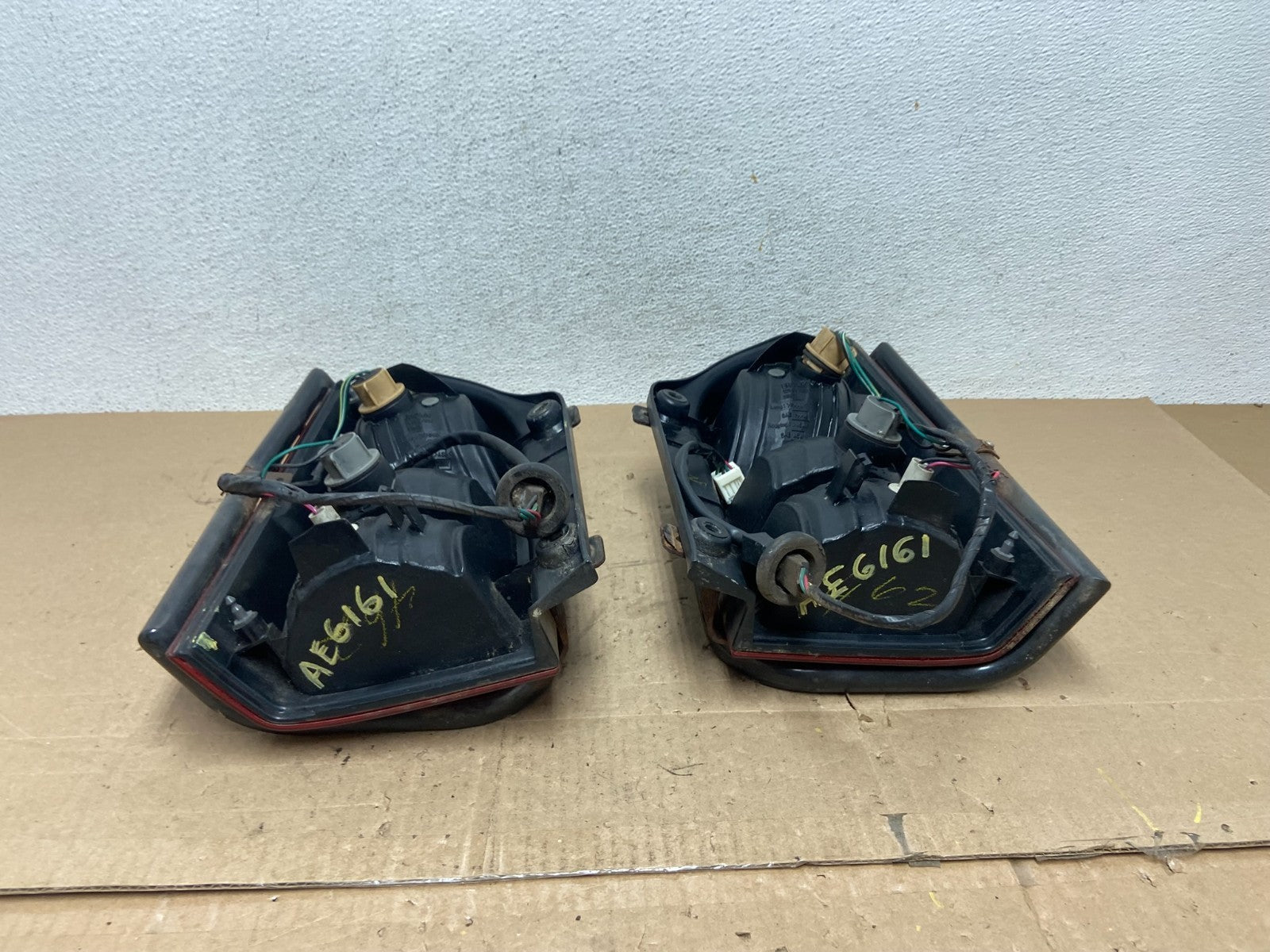 2005 to 2012 Nissan Pathfinder Tail lights Left+Right Side AE6161 DW9