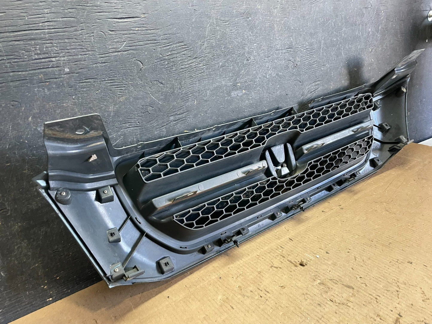 2003 2004 2005 Honda Pilot Front Upper Grill Grille Oem AA5879 DG8