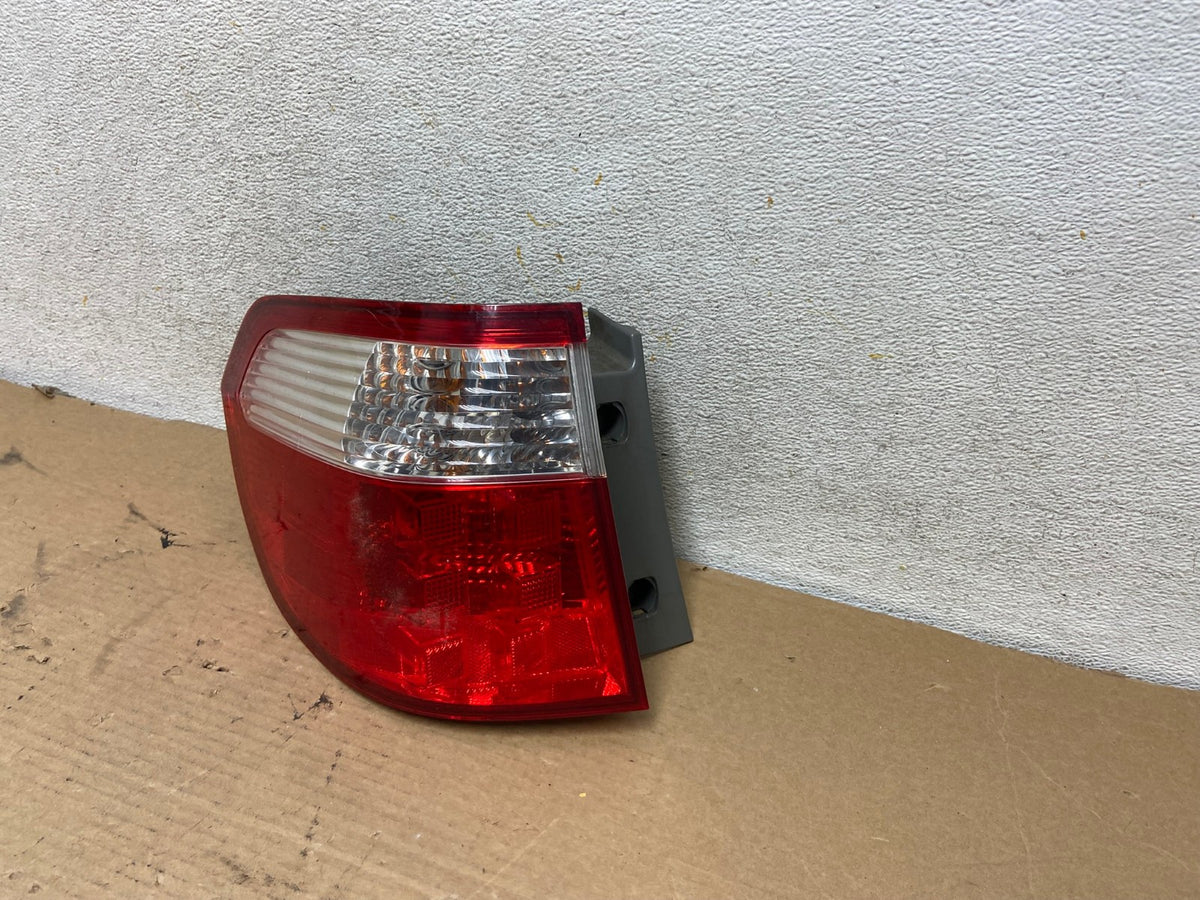 2005 2006 2007 Honda Odyssey Left Driver LH Side Tail Light AH4344 LK1