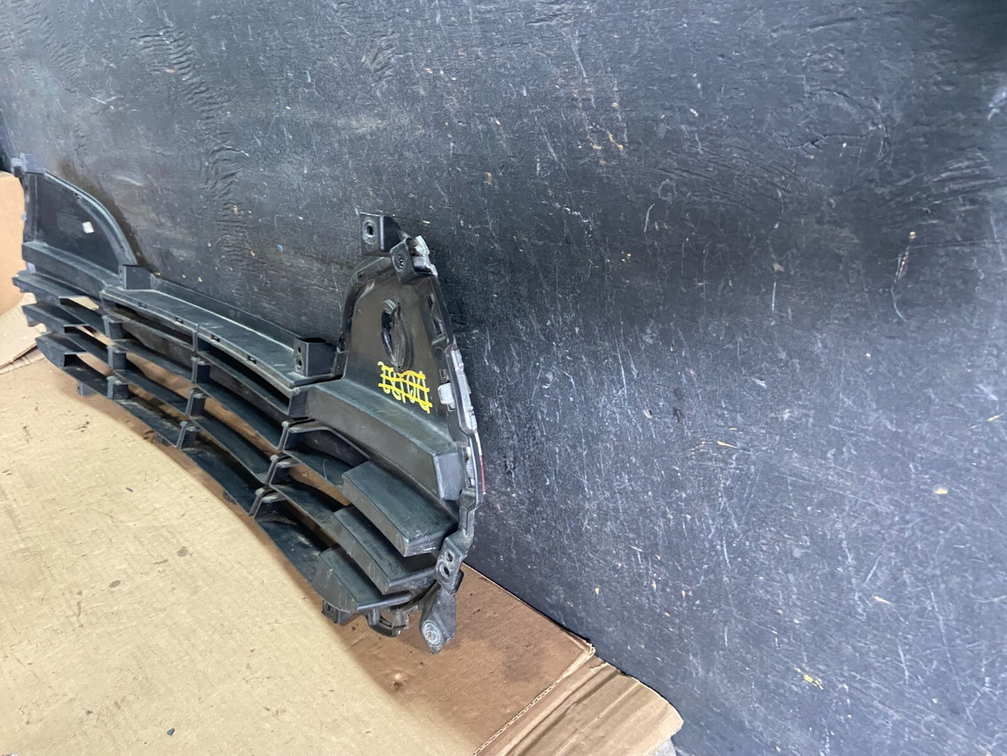 2011 2012 2013 Hyundai Tucson Front Lower Grille Grill Oem O8095 DG9