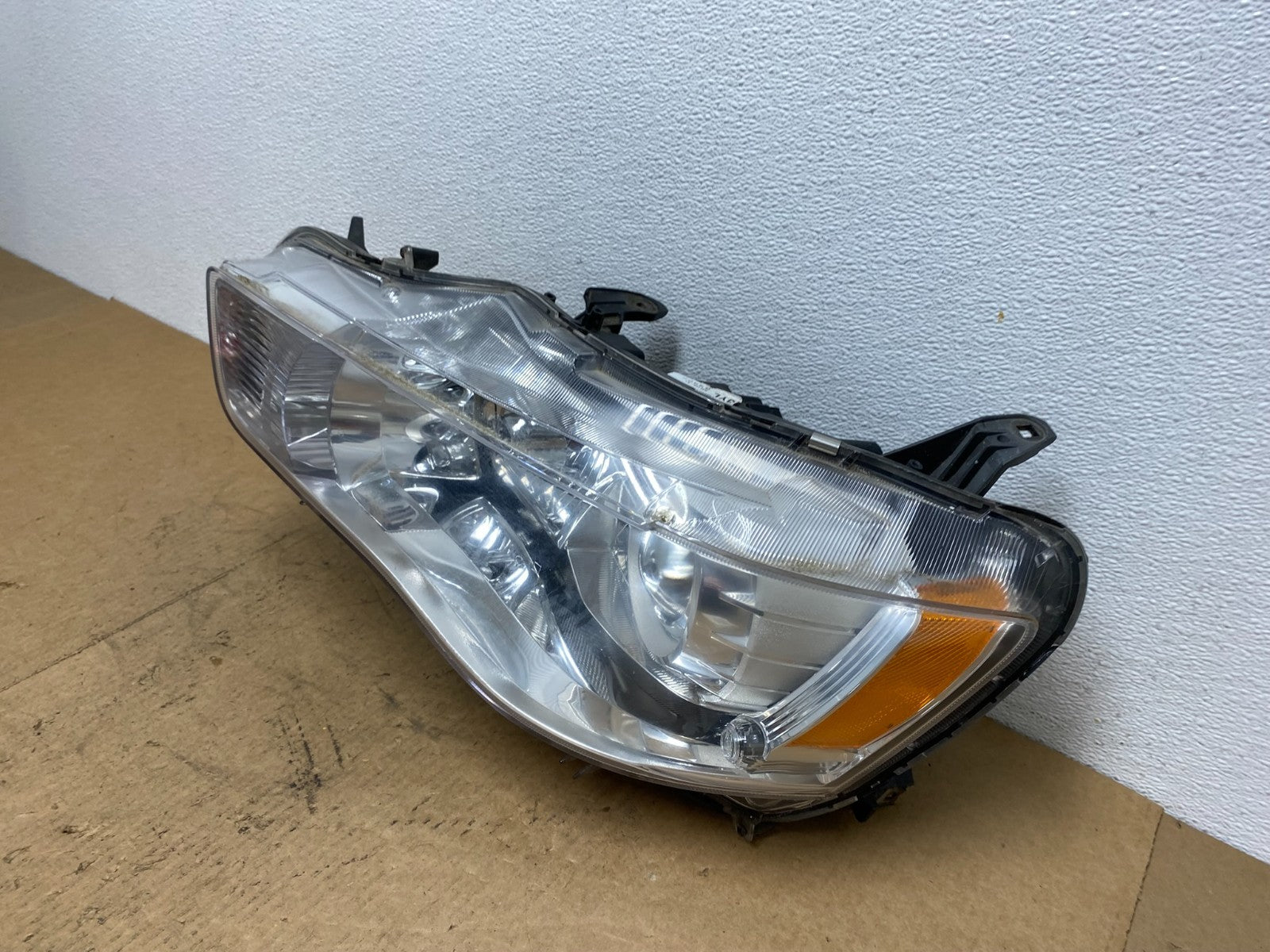 Xenon 2010-2013 Mitsubishi Outlander Left Driver LH Headlight OEM ac3415 DG1