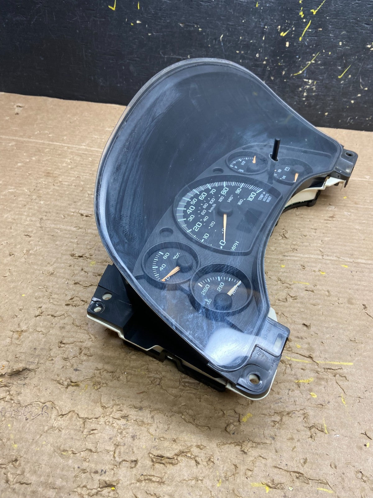 2004 to 2007 Chevrolet Express Speedometer Cluster Gauge OEM W3365 DG1