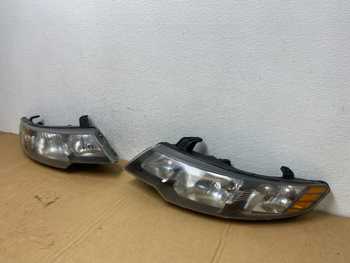 2010 2011 2012 Kia Forte Left+Right Side Headlights Halogen AD2674 DW1