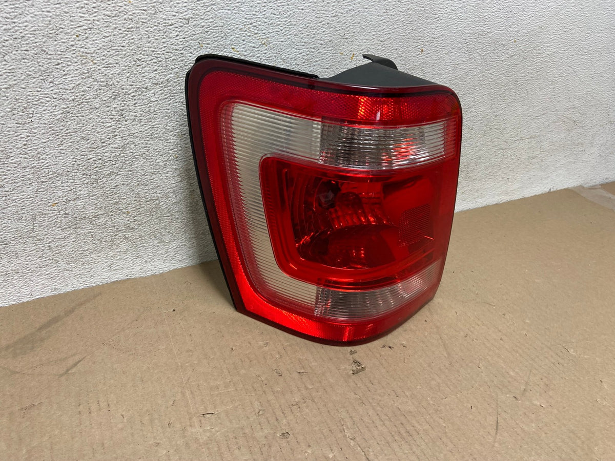 2008 to 2012 Ford Escape Left Driver LH Side Tail Light AH6775 LK1
