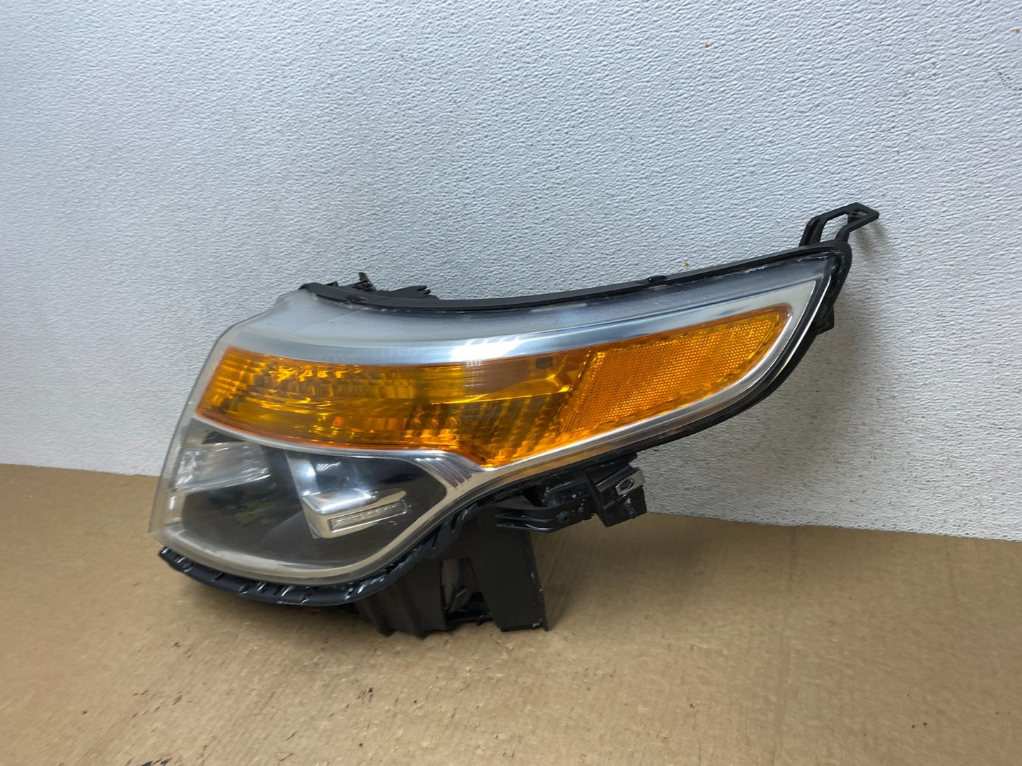 2011 to 2015 Ford Explorer Left Driver LH Halogen Headlight AF9813 DW1