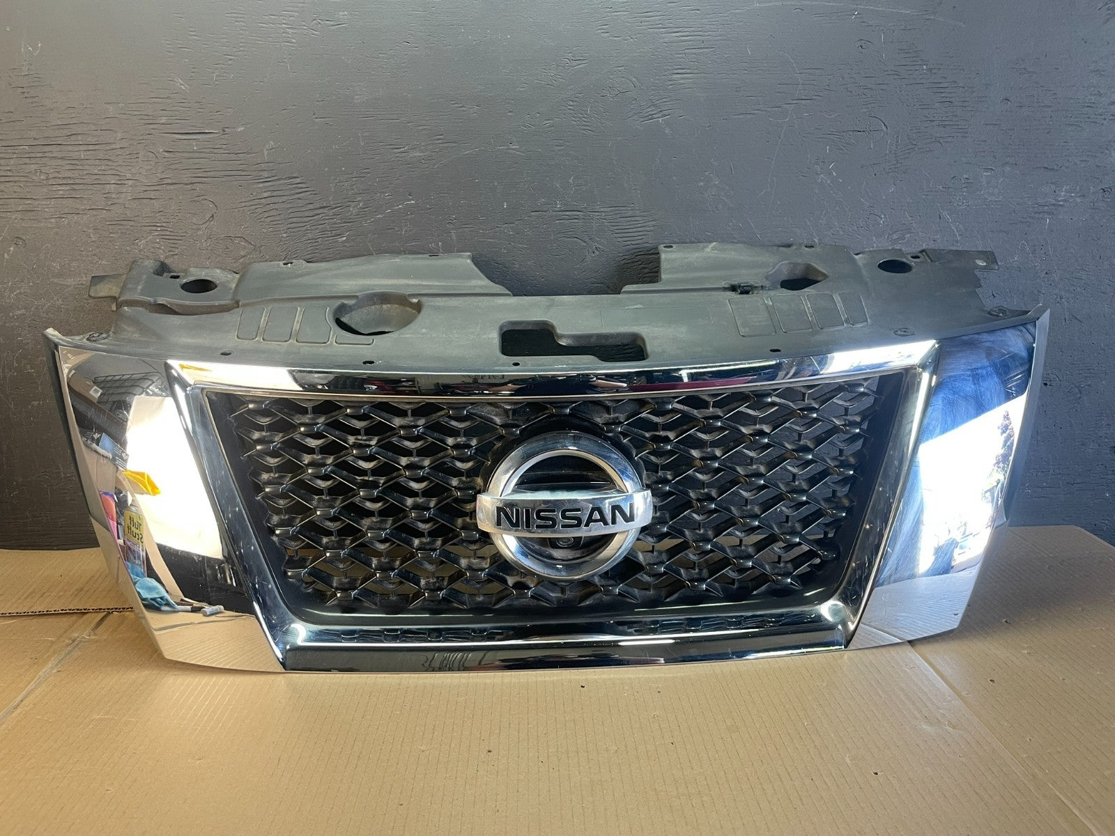 2013-2016 Pathfinder Front Upper Chrome Camera Grill Grille Aftermarke AE3515 DG0