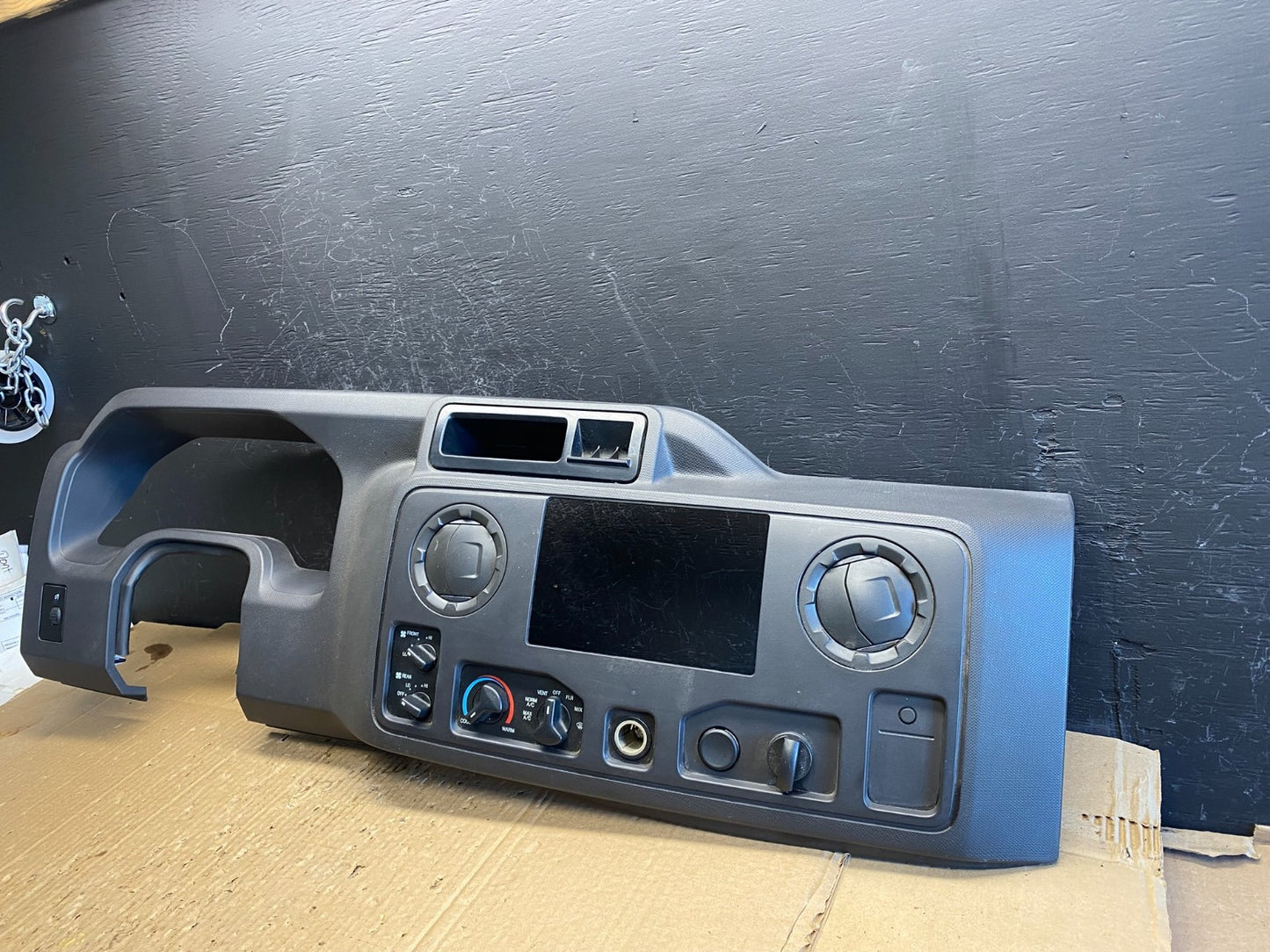2009 - 2014 Ford E150 E250 Gauge Speedometer Cluster Radio Bezel Trim AD1895 DG2