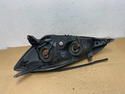 2004-2005 Toyota Sienna Right Passenger Halogen Headlight AD3963 DW6