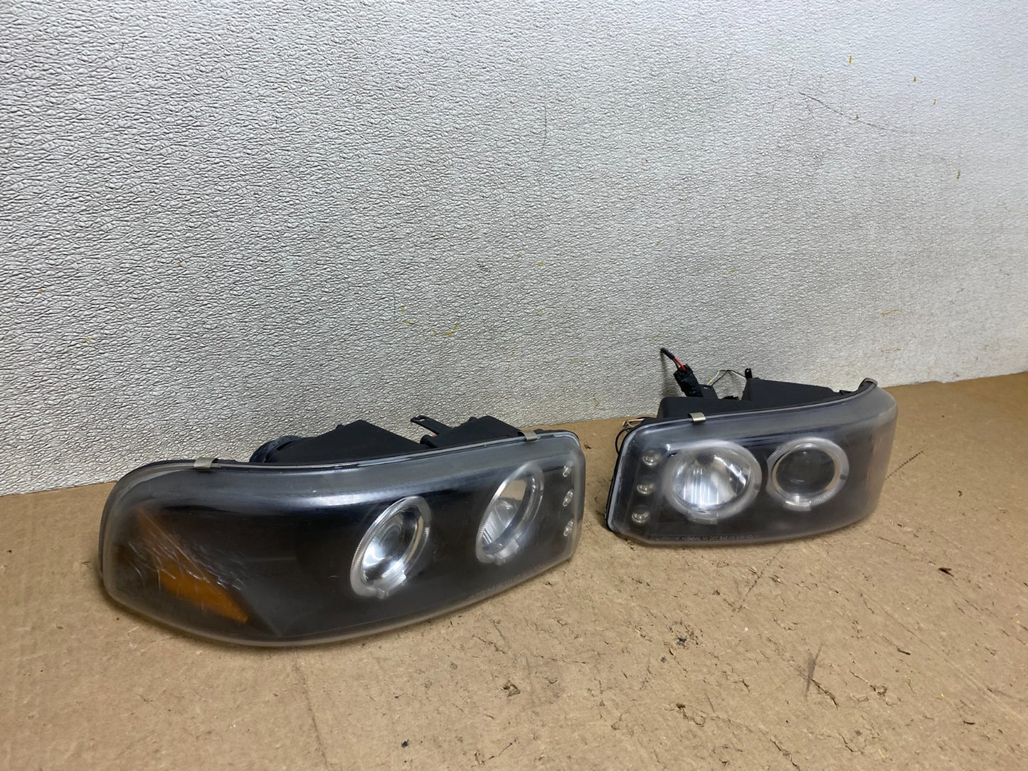 1999- 2006 GMC Sierra Left+Right Set LED Headlight W9247 DG3