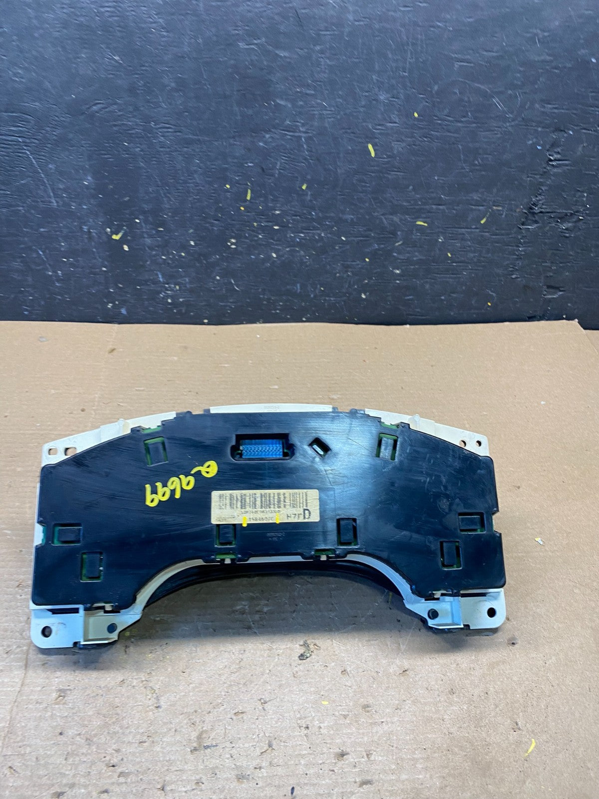 2004 to 2007 Chevrolet Express Speedometer Cluster Gauge OEM Q9699 DG4
