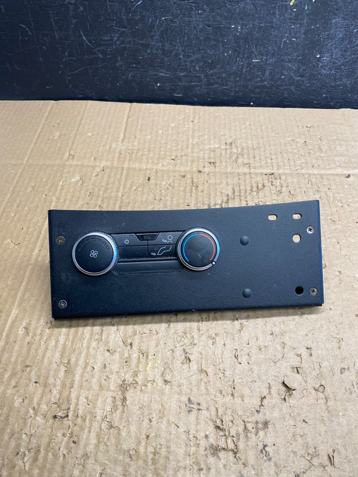 2020 to 2024 Ford Explorer Rear Climate Control Panel Trim AD1929 DG0