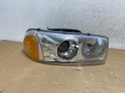 1999 - 2006 GMC Sierra Right Passenger RH Halogen Headlight AH0568 DG0