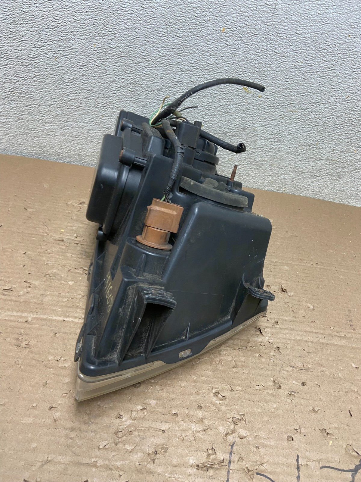 Xenon 2003-2006 Lincoln Navigator Left Driver Side Headlight OEM AB1608 DW6