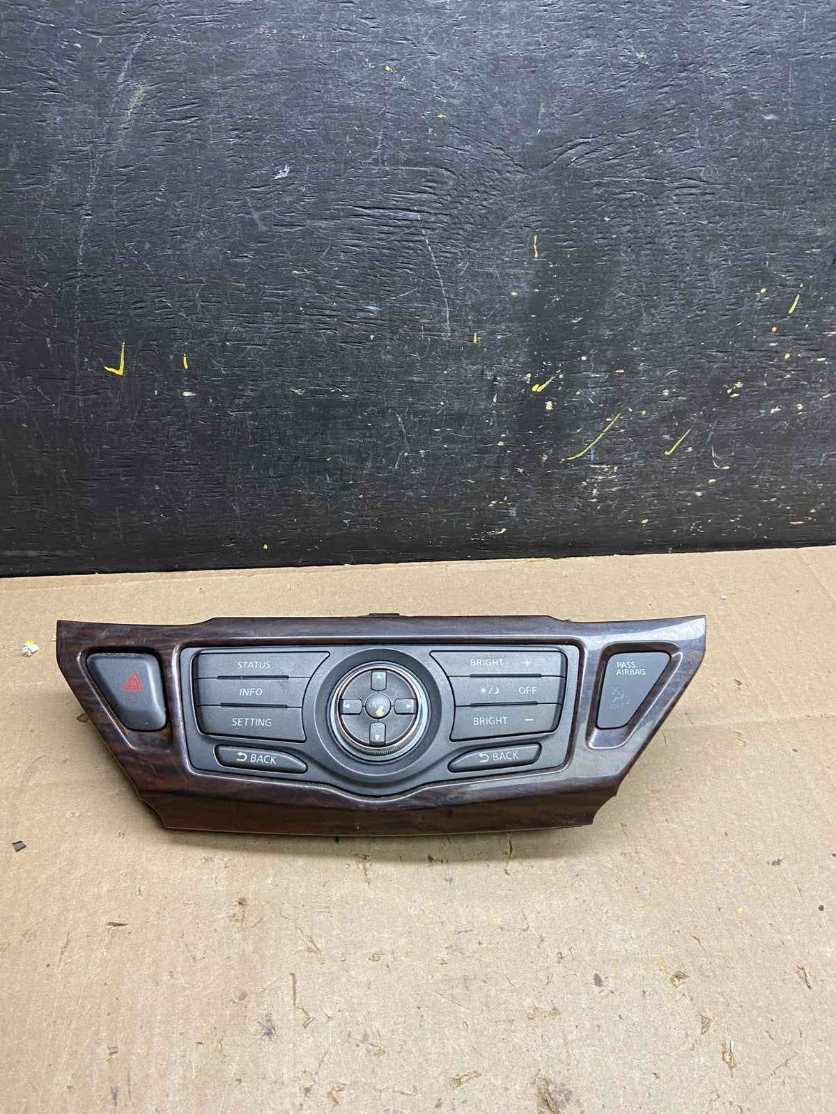 2013 to 2015 Nissan Pathfinder Information Display Control u4711 DG0