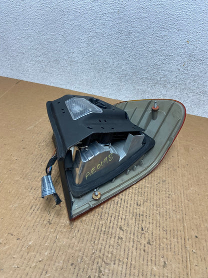 2002 - 2005 BMW 3 E46 Series Left Driver Side Lh Tail Light AE0198 LK4