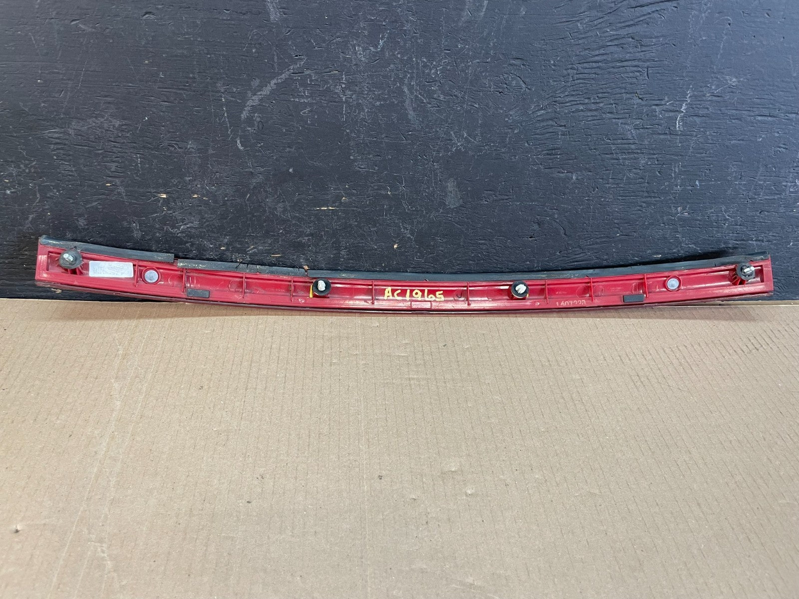 2017 to 2019 Kia Sportage Rear Liftgate Trunk Trim Panel Reflector AC19655