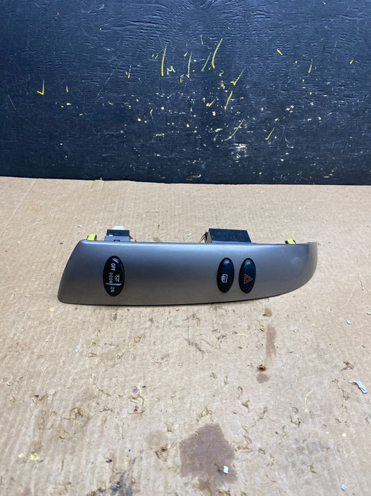 2004 to 2010 Toyota Sienna Left Side Climate Switches Bezel Trim OEM z4442 DG0