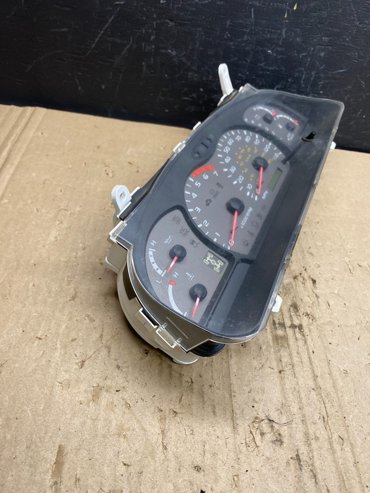 2001 to 2004 Toyota Sequoia Speedometer Insrument Gauge Cluster AB9071 DG2