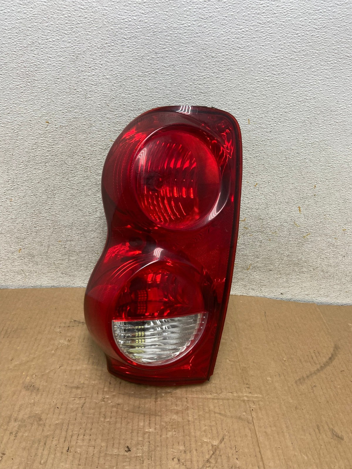 2004-2009 Dodge Durango Tail Light Left Driver Side LH AI7051 LK0