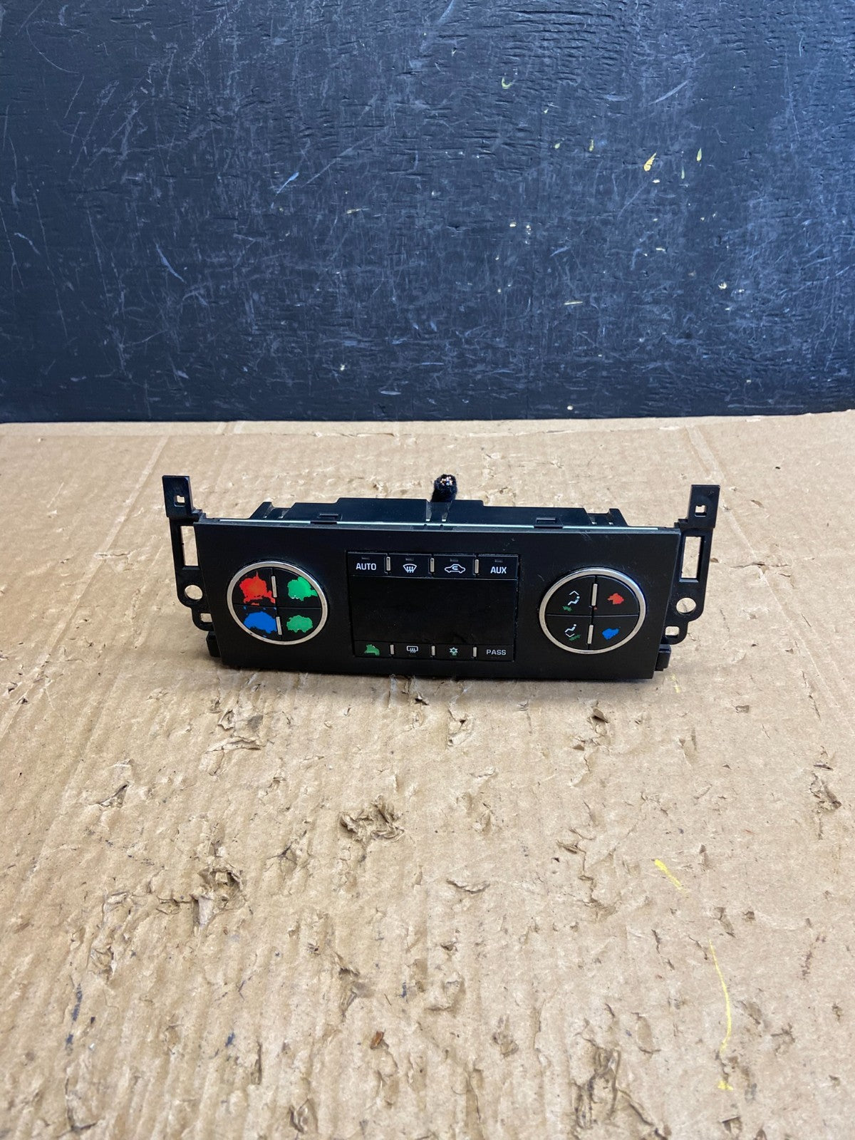 2007-2011 GMC Yukon Tahoe Automatic Climate Temperature Temp Control AE1818 DG0