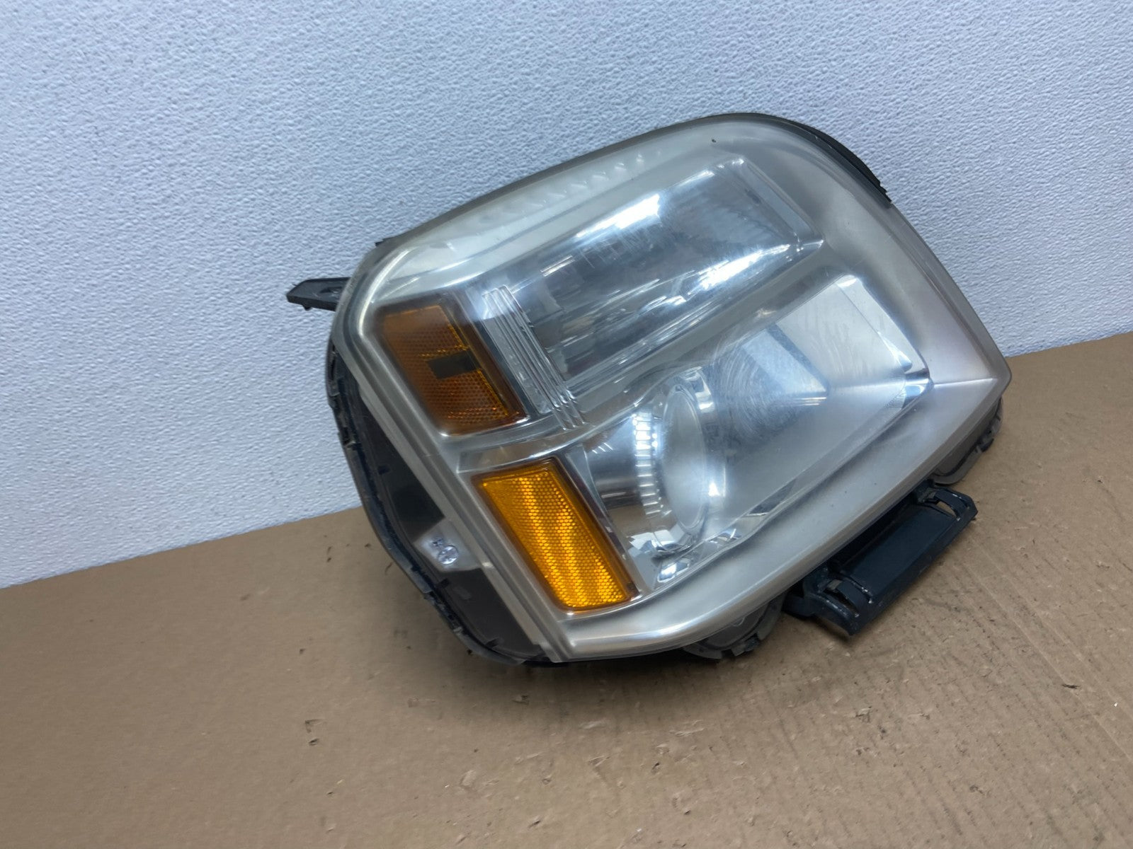 2010 to 2015 GMC Terrain Halogen Passenger Right Rh Side Headlight Oem AB6558 DW2