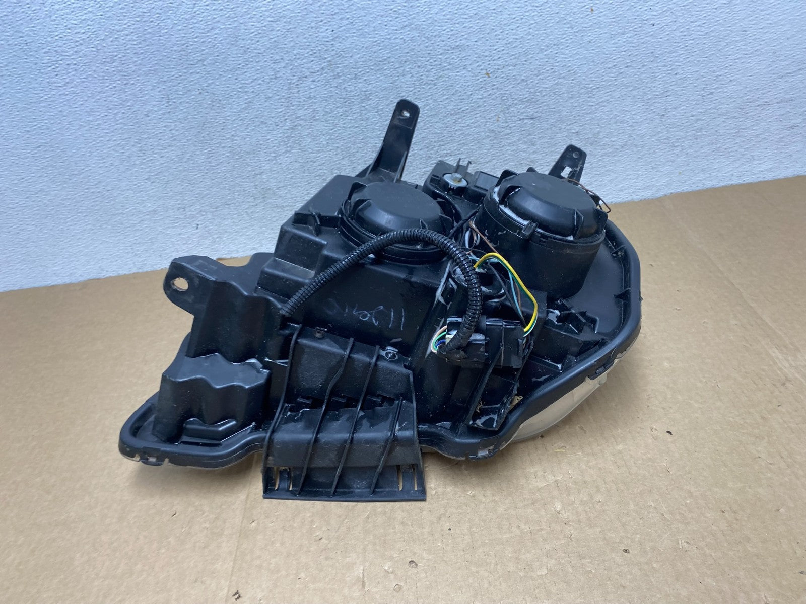 2010 to 2015 GMC Terrain Halogen Passenger Right Rh Side Headlight AF9556 DW7