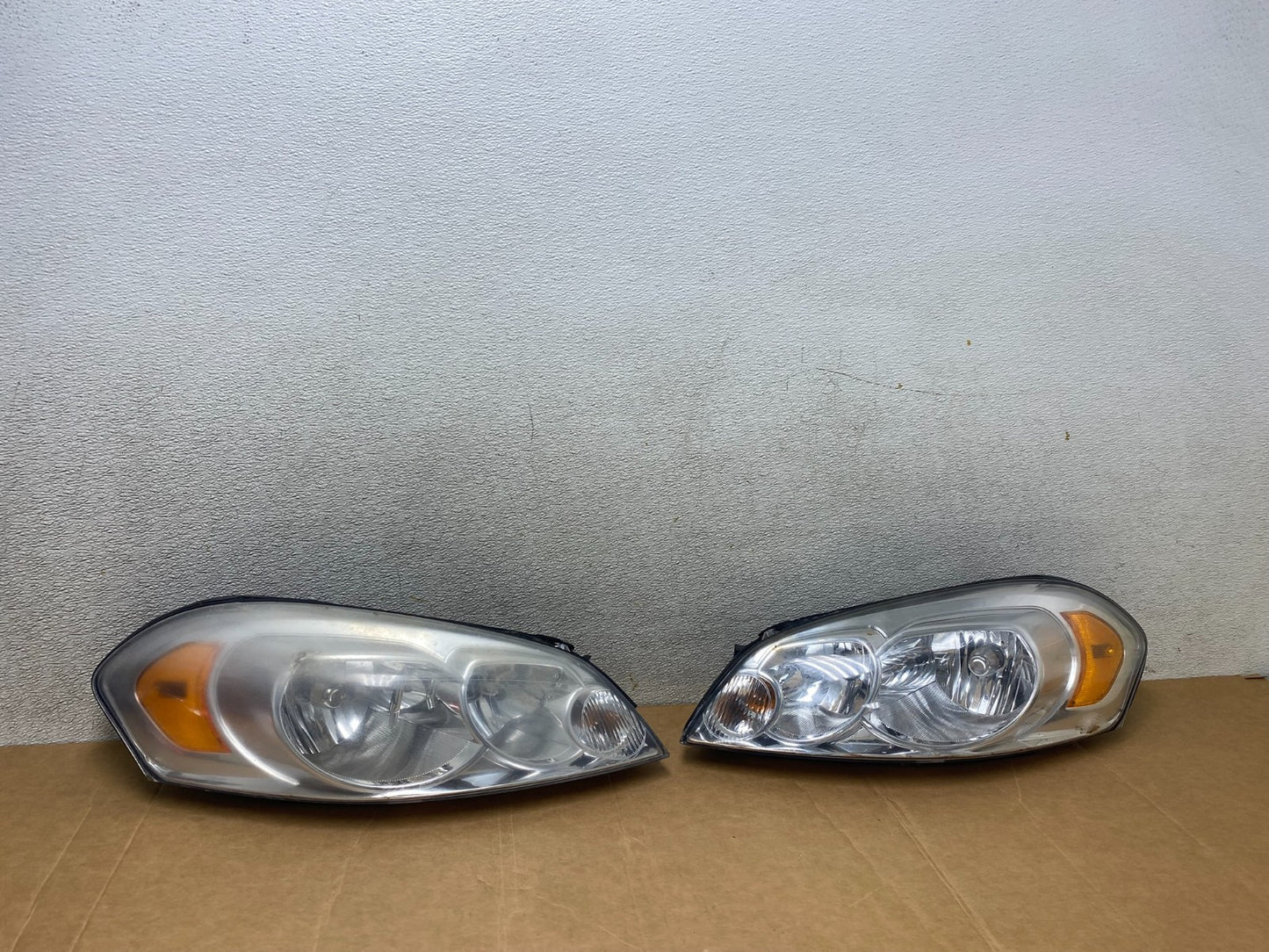 2006 - 2013 Chevrolet Impala Left+Right Set Headlights Halogen T1142 DW0