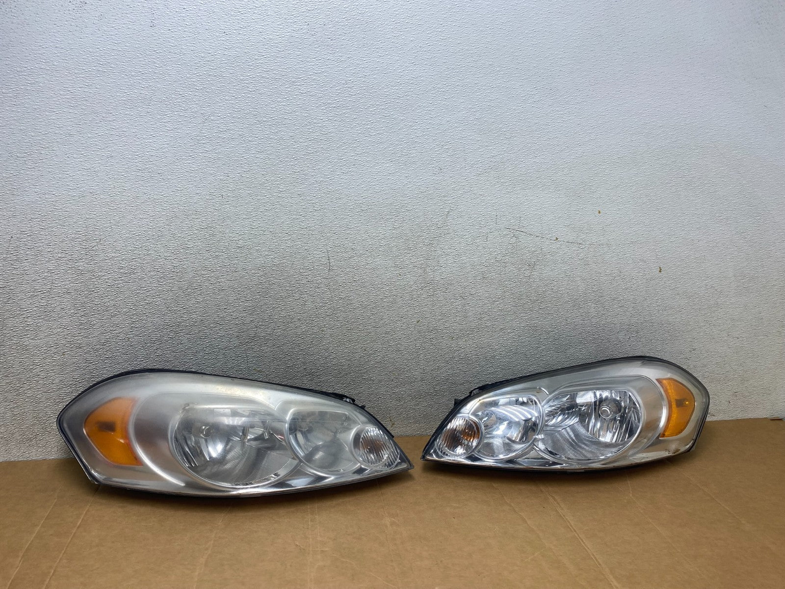 2006 - 2013 Chevrolet Impala Left+Right Set Headlights Halogen T1142 DW0