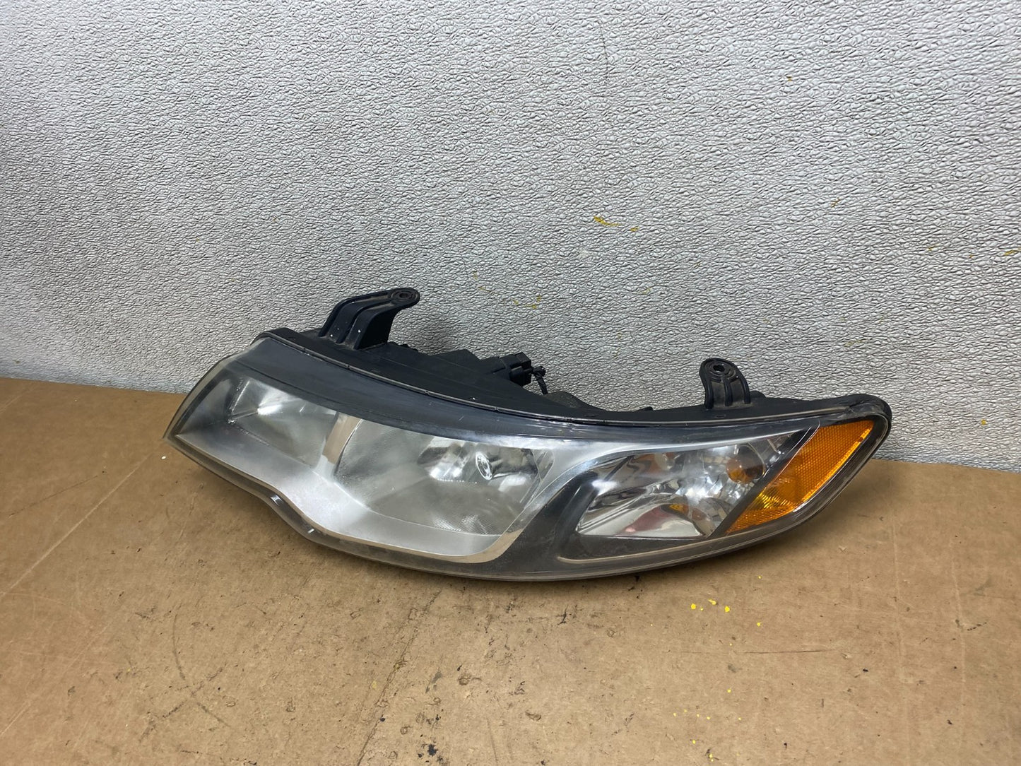 2010 to 2013 Kia Forte Koup Left Driver LH Halogen Headlight OEM X7020 DW1