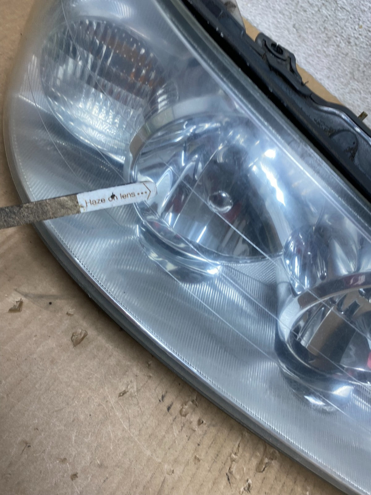 2005 to 2011 Lincoln Town Car Right Passenger Rh Side Headlight AI4643 DW5