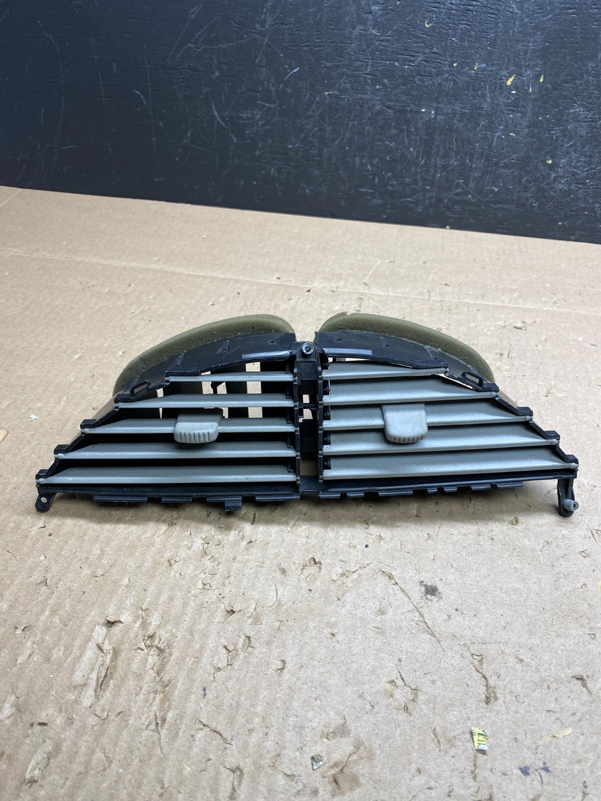 2004-2006 Nissan Quest Center Dash Vents Ac Air Vent Trim Panel Bezel AC6535 DG0