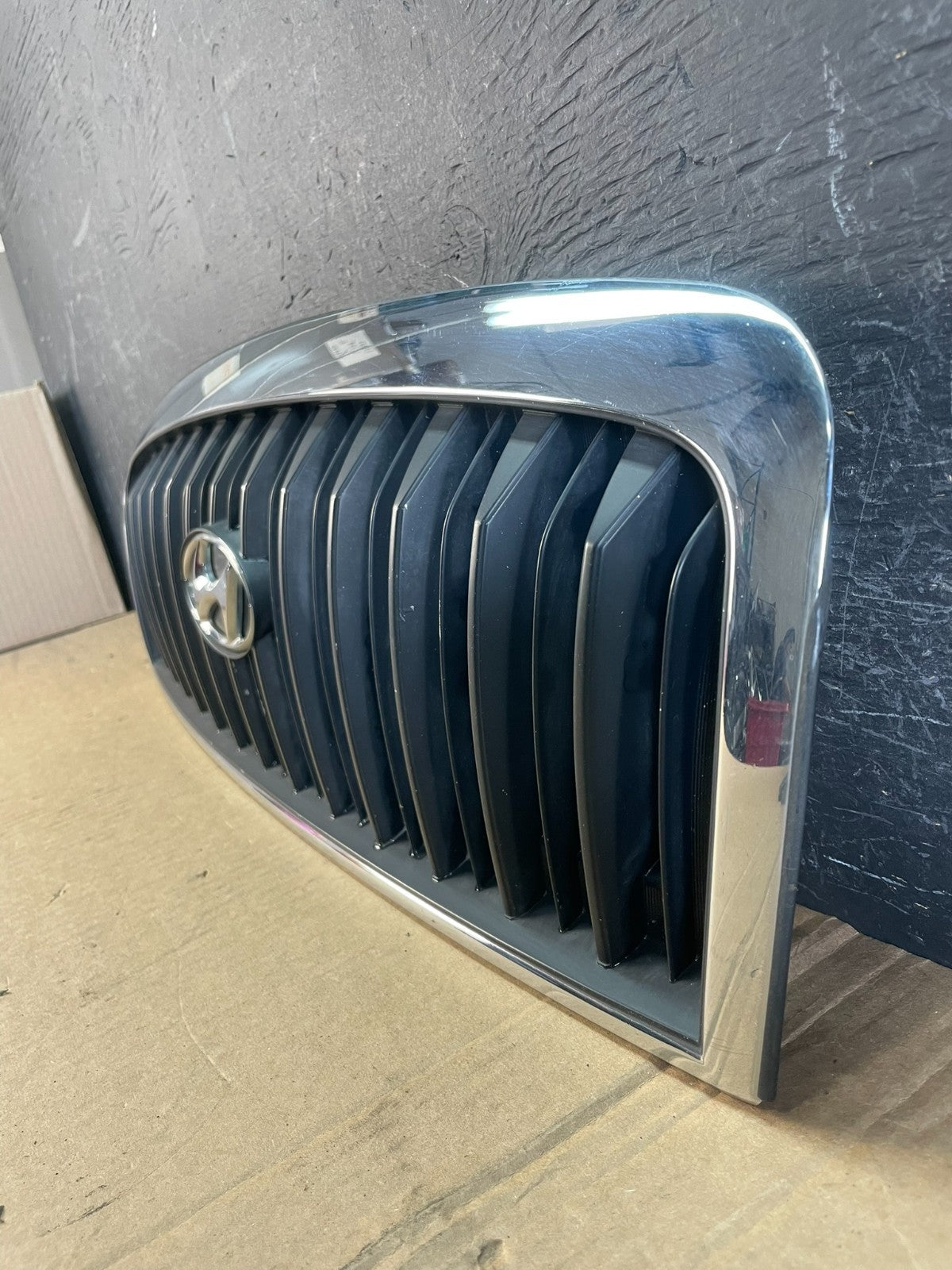 2001 to 2005 Hyundai Sonata Front Upper Grille Grill Bumper AD0207 DG1