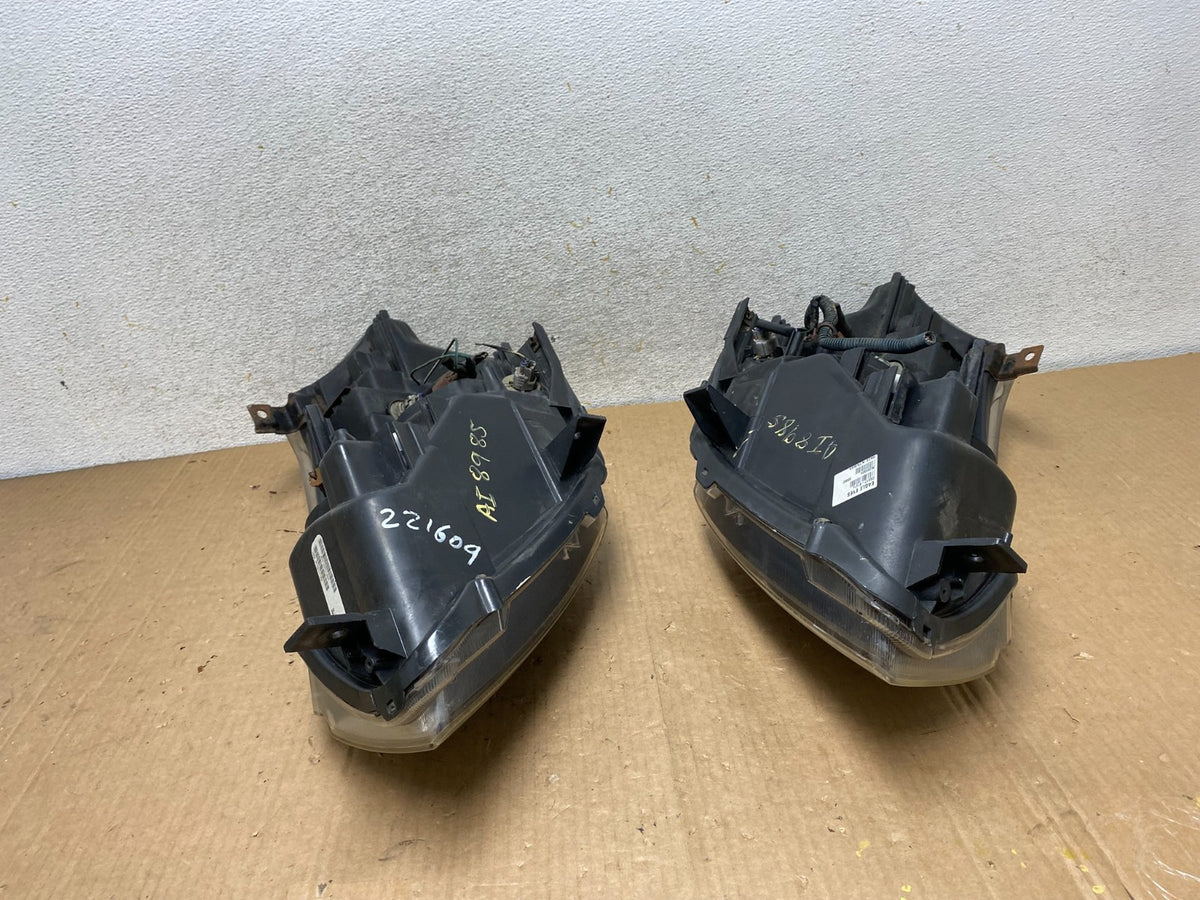 2004 to 2009 Nissan Quest Left+Right Black Headlights AI8985 DW10