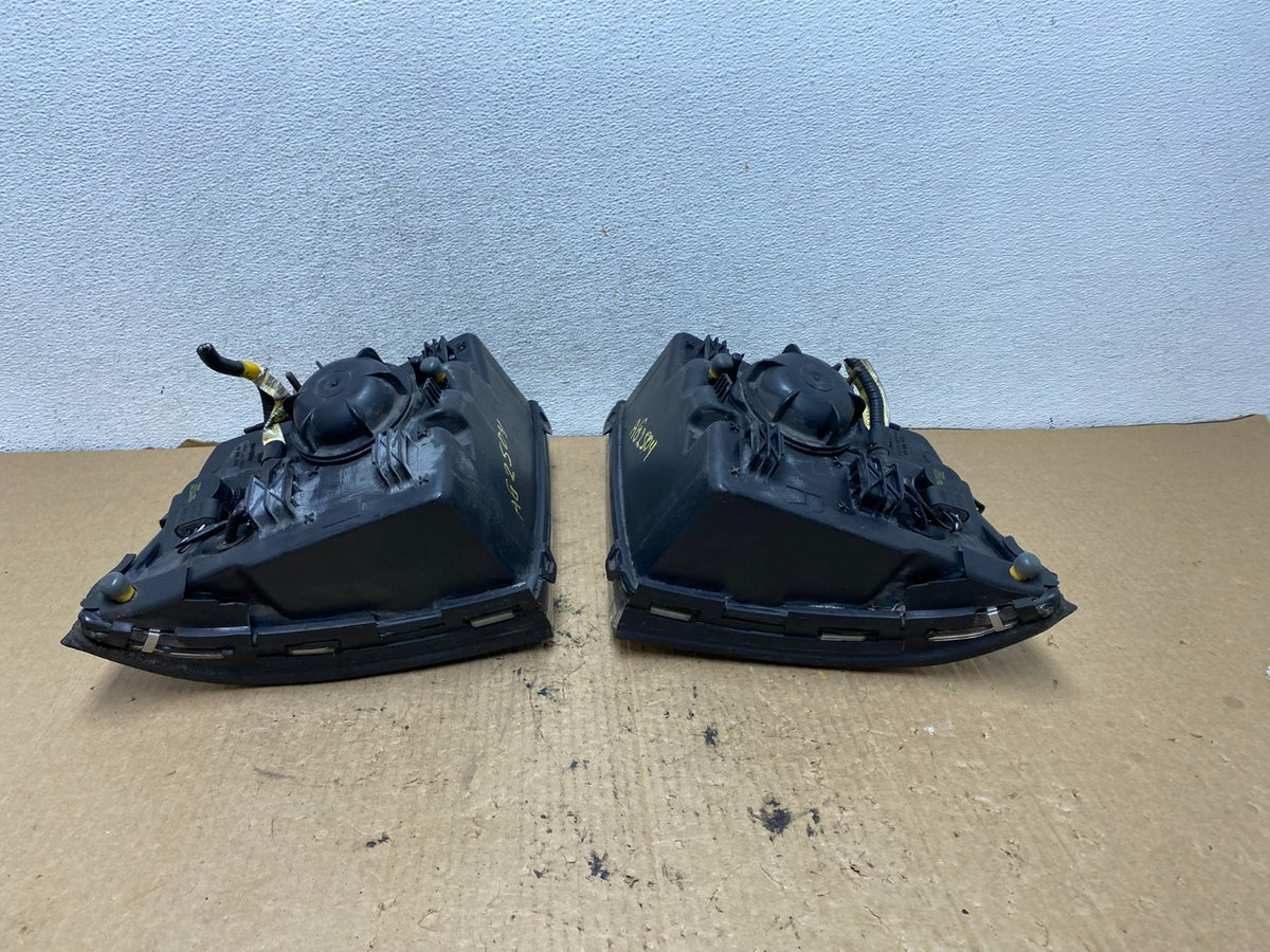 2002-2005 Mercury Mountaineer Left+Right Side Halogen Headlights AG2504 DW8